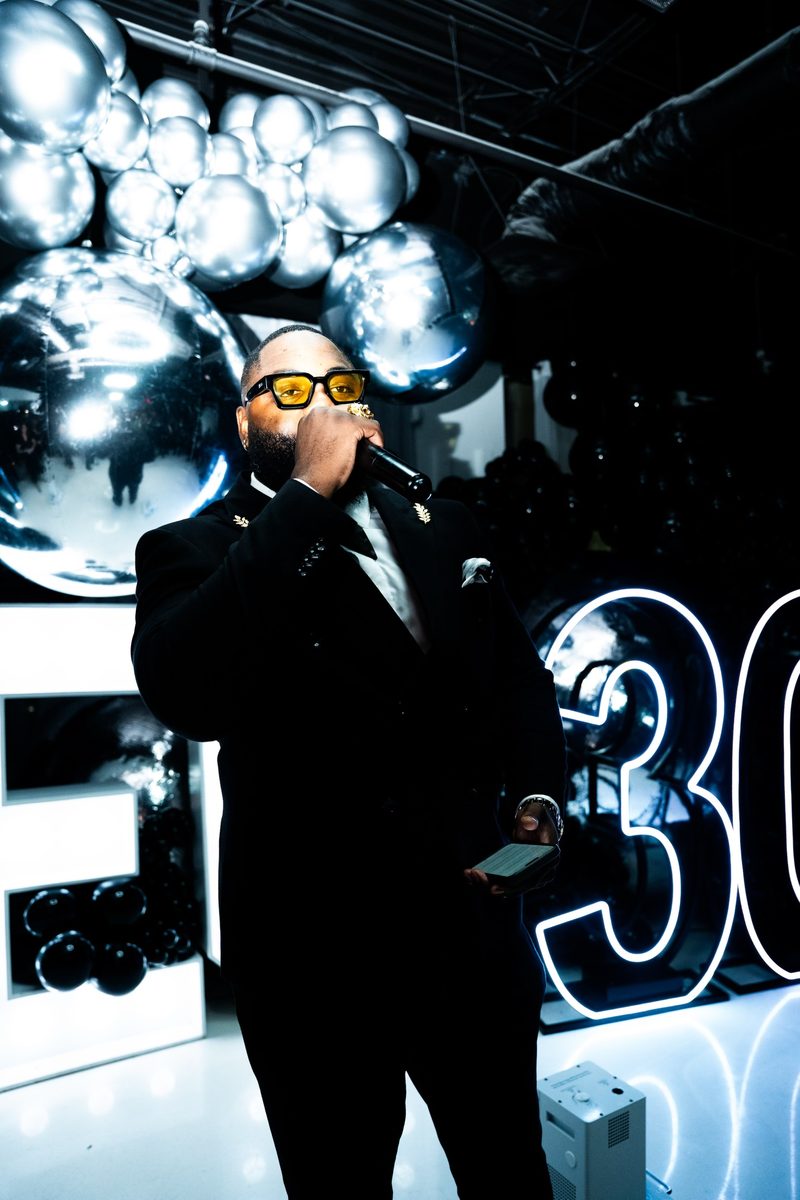 Alex hosting a 30th birthday party, photo 1