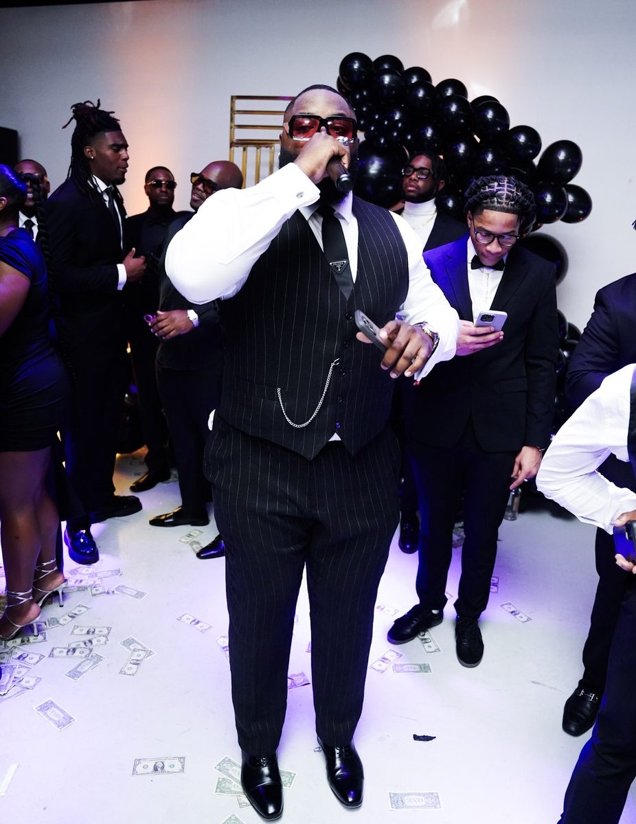 Alex hosting a 30th birthday celebration, photo 6